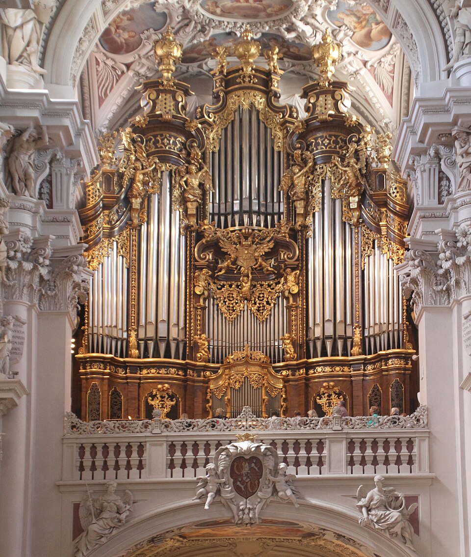 Fayl:Passau-Dom-26-Orgel-2017-gje.jpg