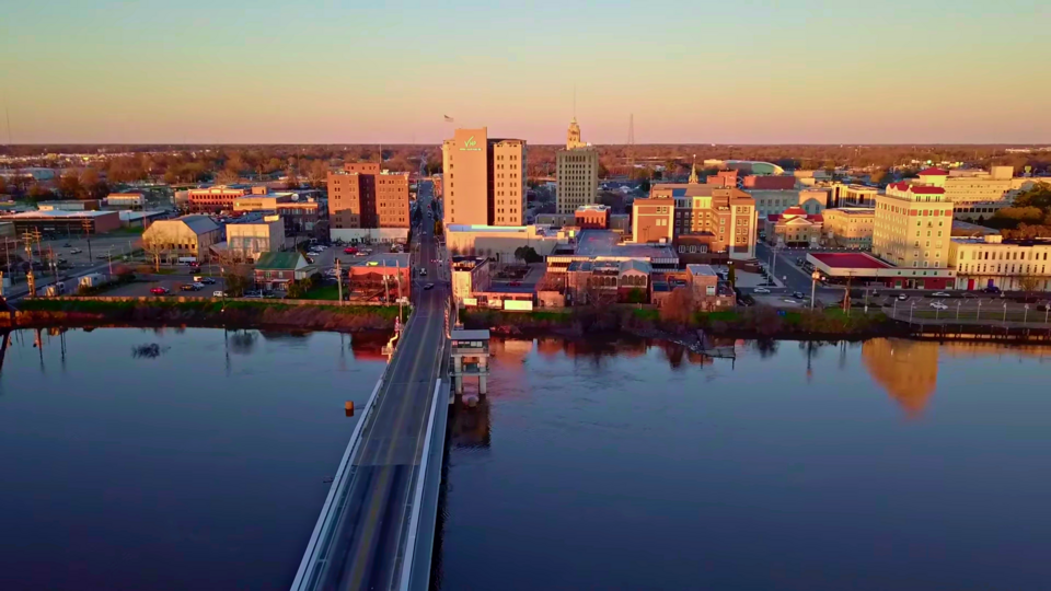 Fayl:Monroe, Louisiana skyline in 2021.png