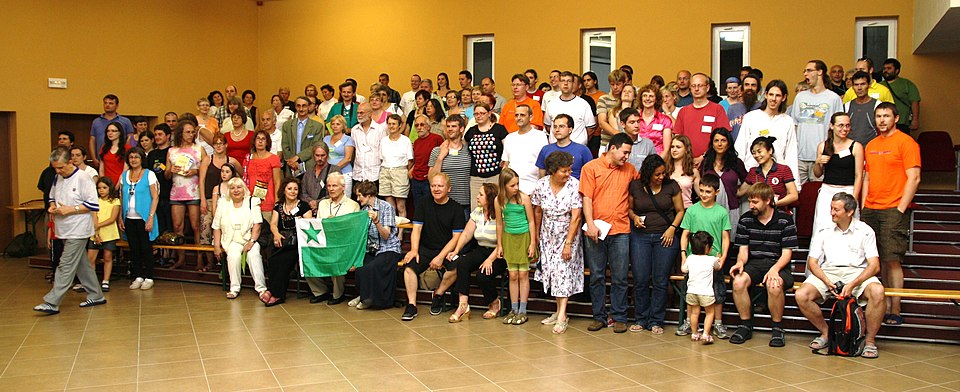Fayl:SES 2010 partoprenintoj.jpg