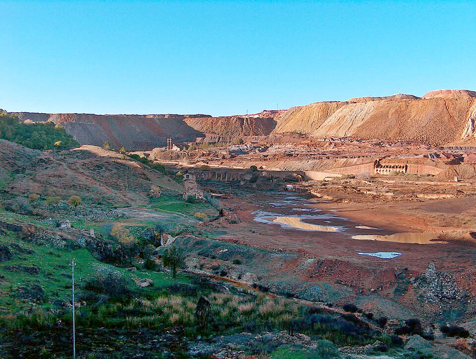 Fayl:Antiguo complejo Río Tinto-Estación.jpg