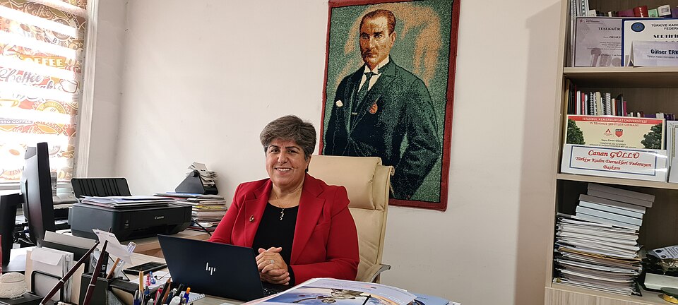 Fayl:Canan Güllü 2021.jpg