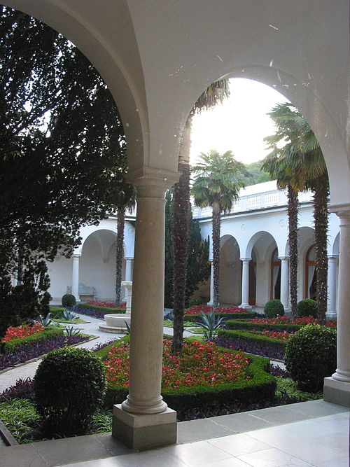 Fayl:Livadiya Italian Court.JPG