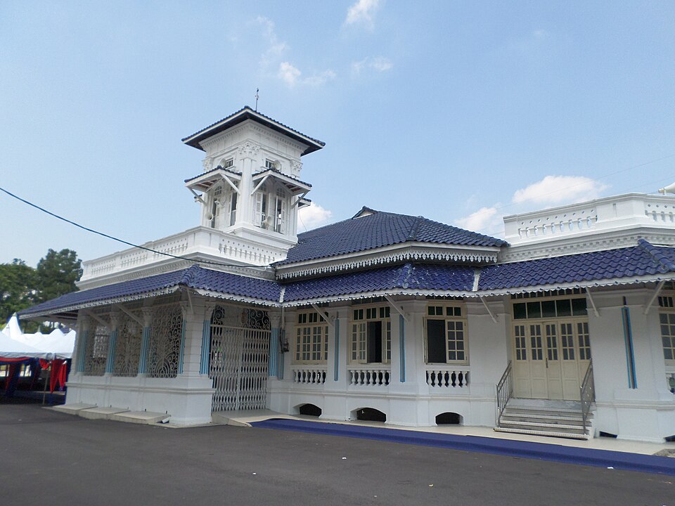 Fayl:Pasir Pelangi Royal Mosque.jpg
