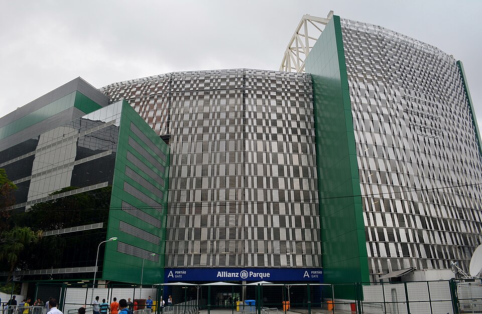 Fayl:GateA AllianzParque.jpg