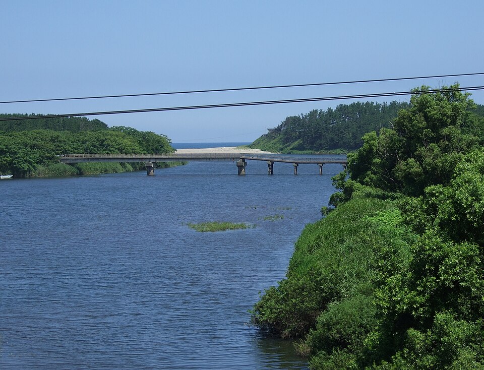 Fayl:Sakae-basi, Yuza, Akumi, Yamagata.jpg