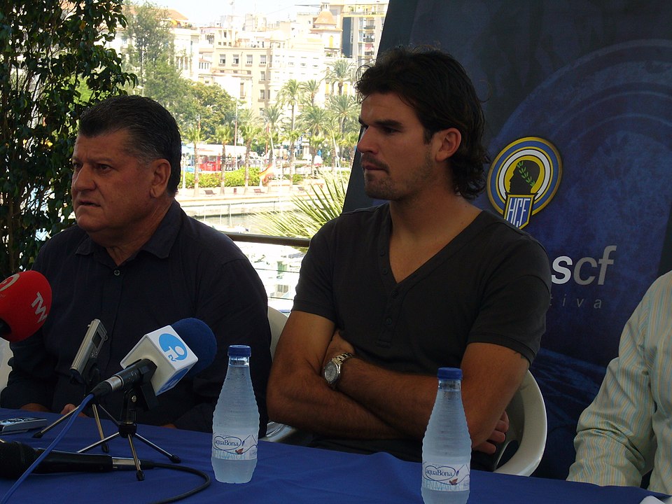 Fayl:Velthuizen rueda de prensa Hércules.JPG