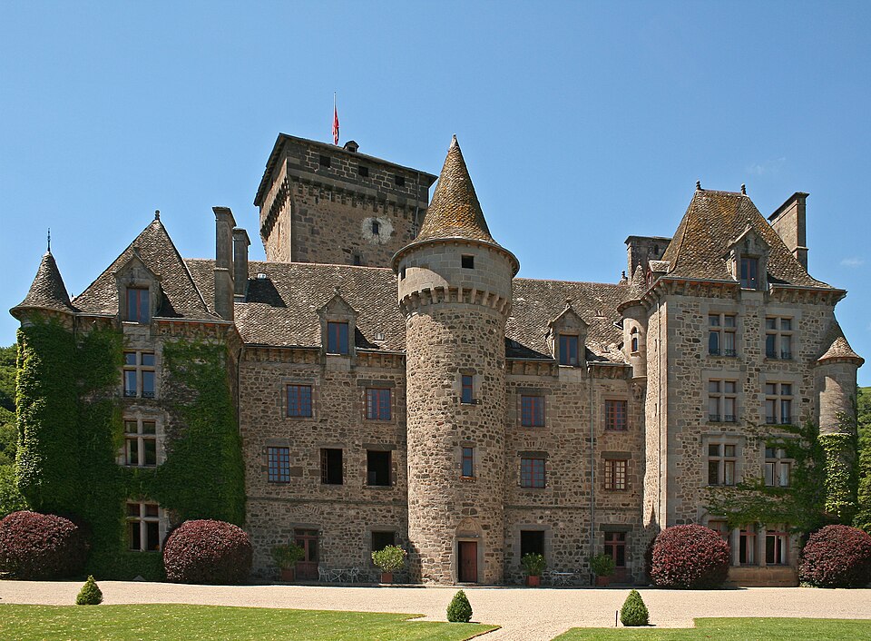 Fayl:Chateau de Pesteil.jpg