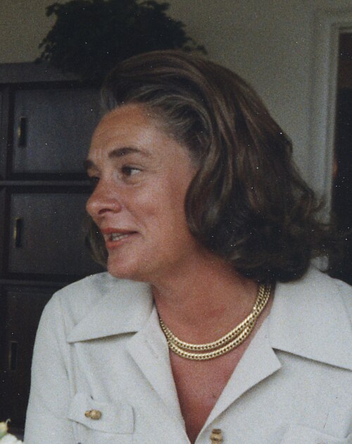 Fayl:Happy Rockefeller 1973.JPG