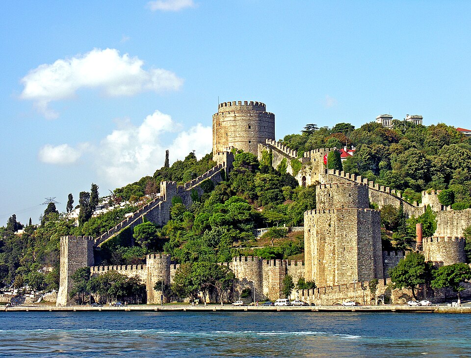 Fayl:Rumeli Castle.jpg