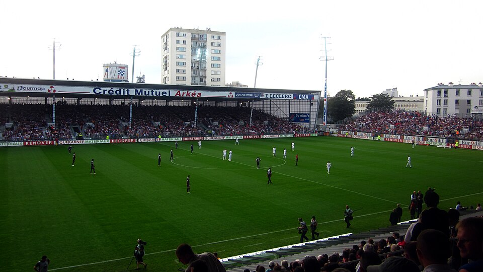 Fayl:Stade Francis-Le Blé.JPG