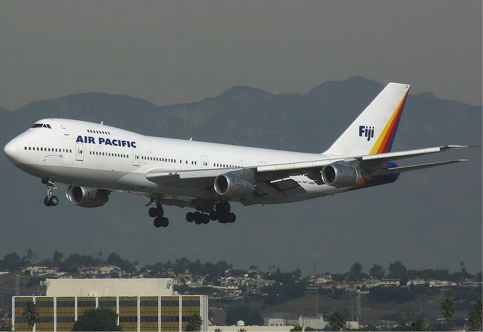 Fayl:Air Pacific Boeing 747-200 Spijkers.jpg