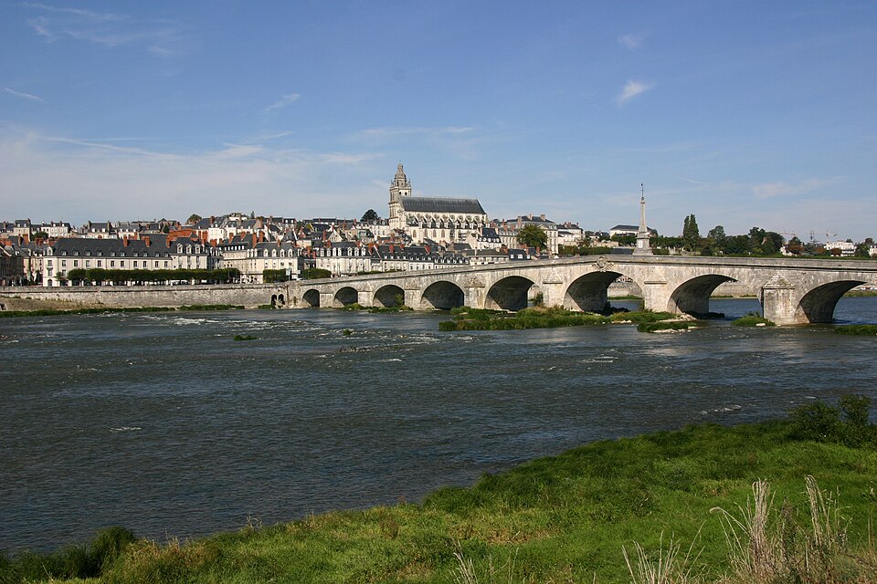 Fayl:Blois-142-Loire-2008-gje.jpg