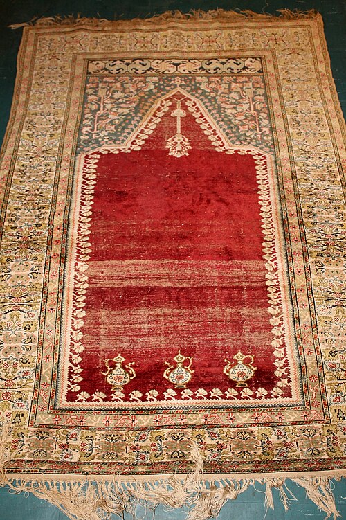 Fayl:Kayseri prayer rug, Anatolia Turkey.jpg