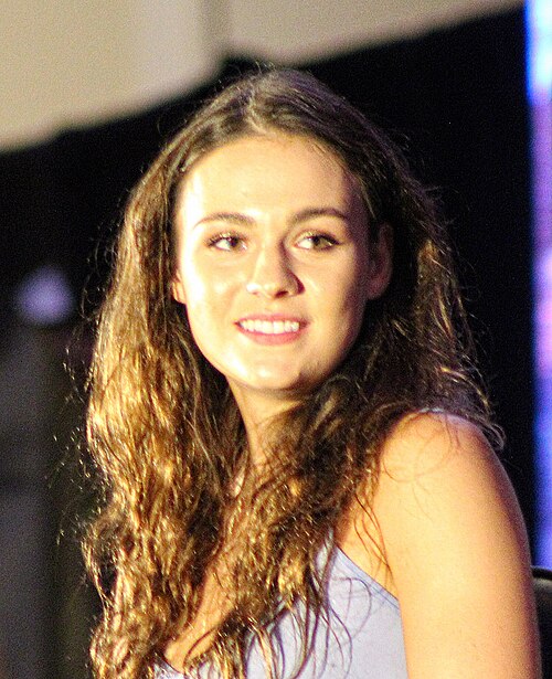Fayl:Sophie Skelton 2018.jpg