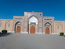 Koʻk gumbaz masjidi kirish qismi