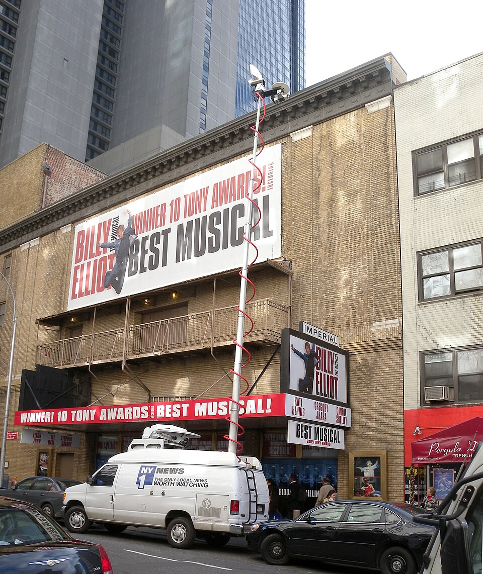 Fayl:NY1 remote van W46 jeh.JPG