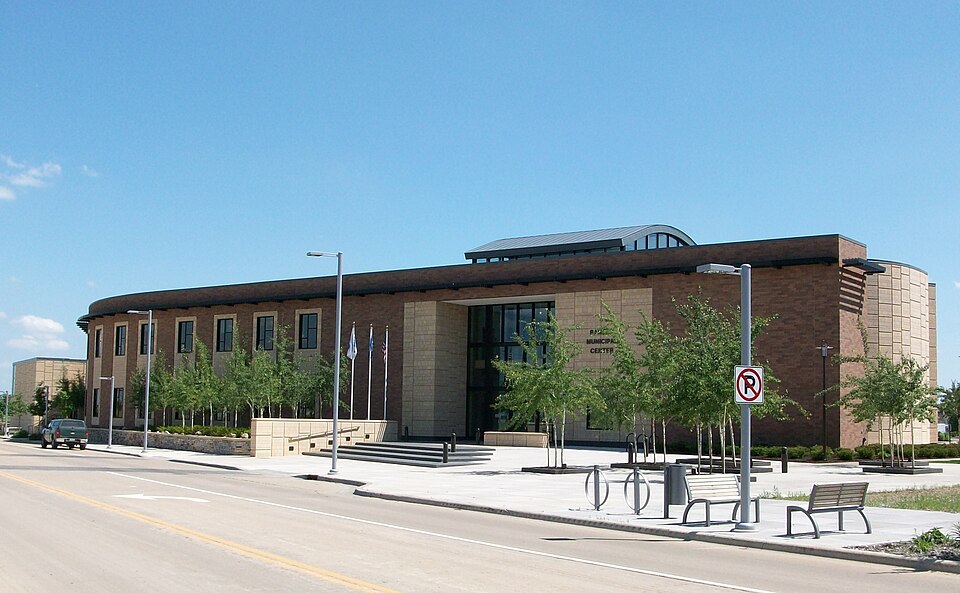 Fayl:Ramsey Municipal Center.jpg