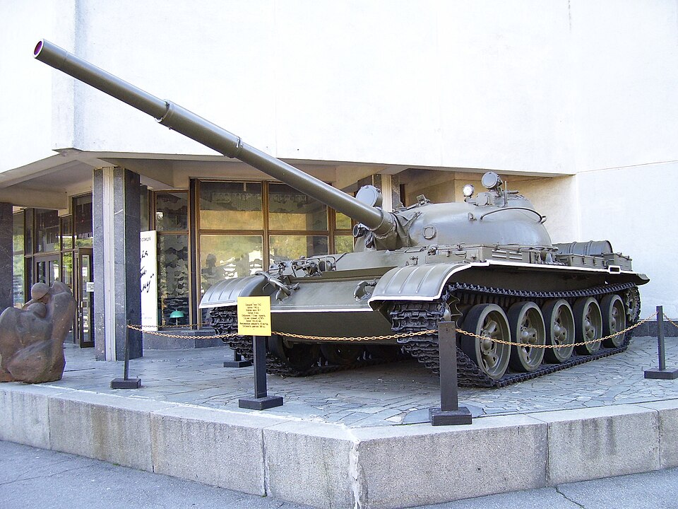 Fayl:T62.jpg