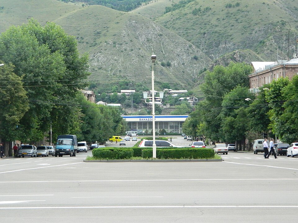 Fayl:Վանաձորի կայարան.jpg