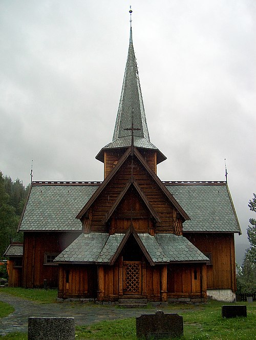 Fayl:Hedalen stavkirke 03.07.07 003.jpg