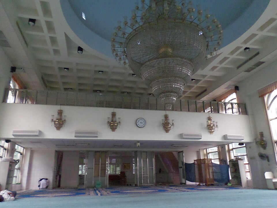 Fayl:Kaohsiung Mosque Prayer Hall.JPG