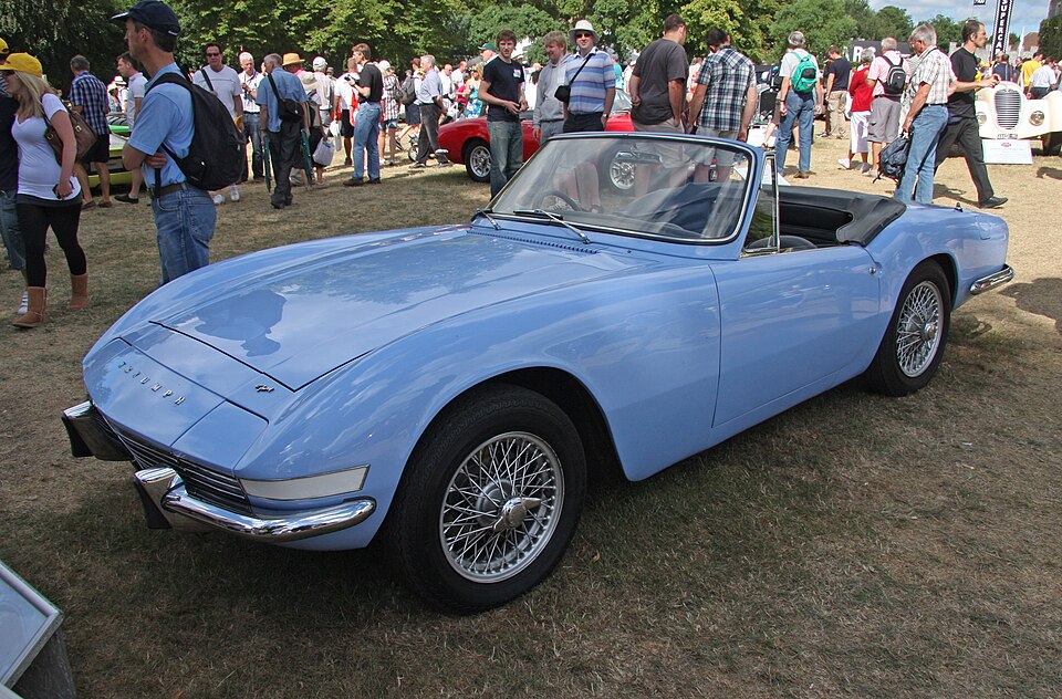 Fayl:1964 Triumph Fury.jpg