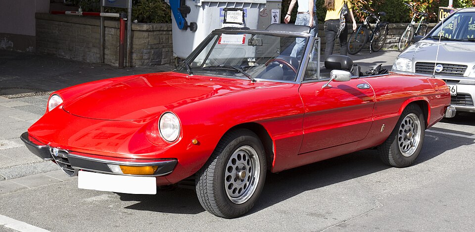 Fayl:Alfa Romeo Spider front 20110410.jpg