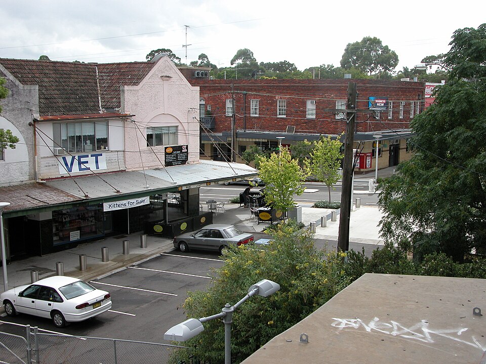 Fayl:ConcordWest-Shops.JPG