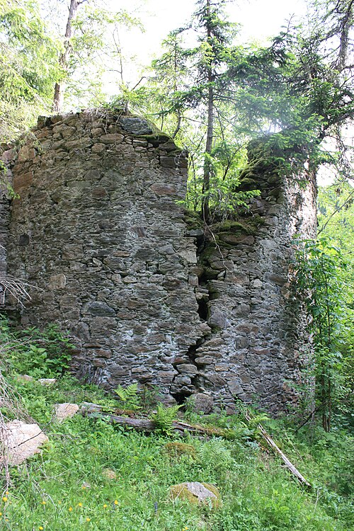 Fayl:Hüttenberg - Ruine Silberberg1.jpg