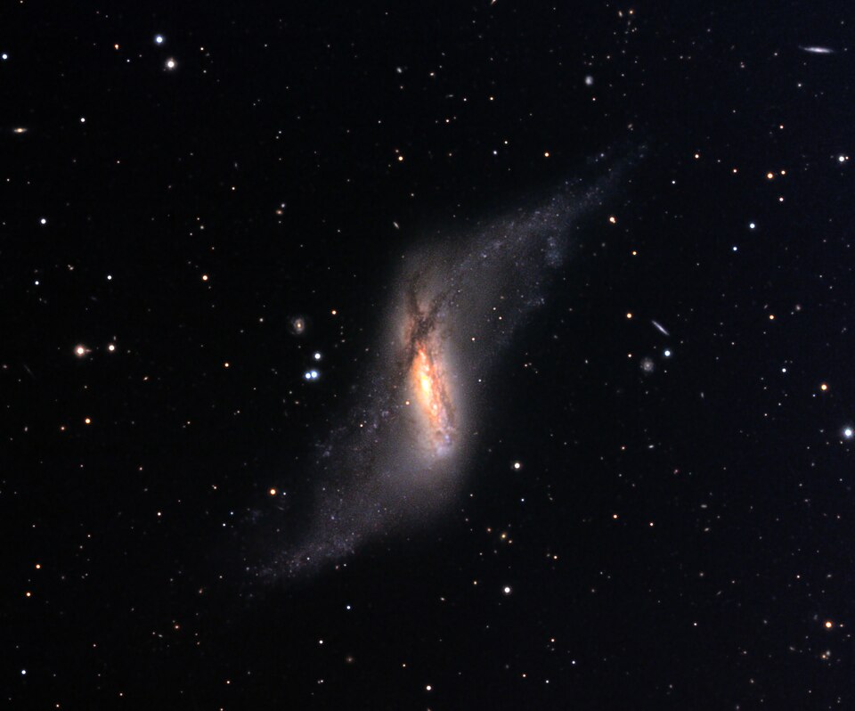 Fayl:NGC660.jpg