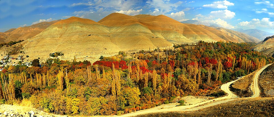 Fayl:Siamak sabet Baraghan Panorama.jpg