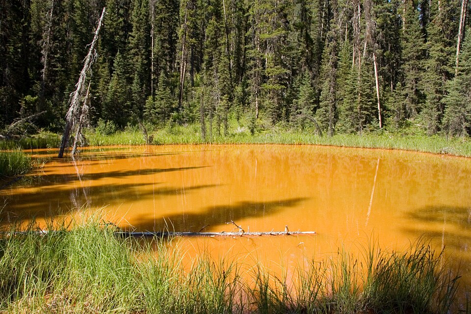 Fayl:Kootenay Paint Pots.jpg
