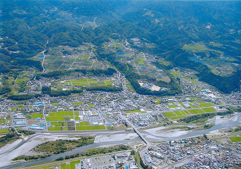 Fayl:上空から中心部を望む.jpg