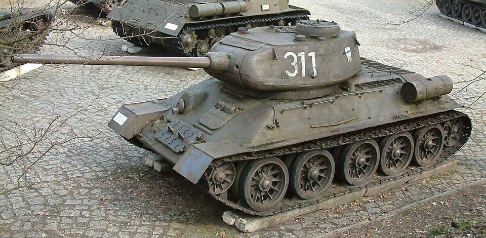 Fayl:T-34-85 góra RB.jpg