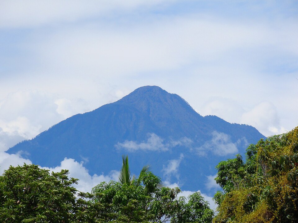 Fayl:Volcan Tacana 01.jpg