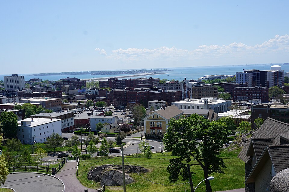 Fayl:Downtown Lynn, MA (May 2021).jpg