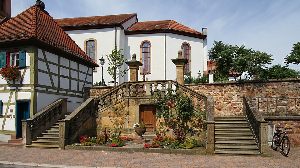 Fayl:Rheinzabern-St Michael-10-Freitreppe-gje.jpg