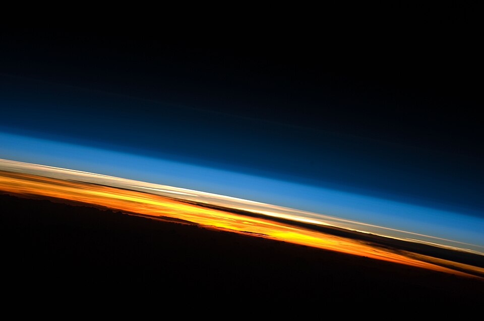 Fayl:Sunset from the ISS.JPG