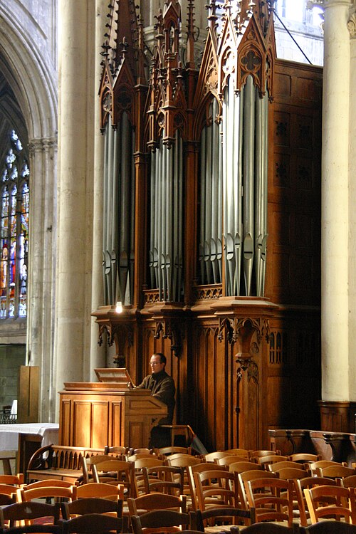 Fayl:Tours-Kathedrale-138-Organist-2008-gje.jpg