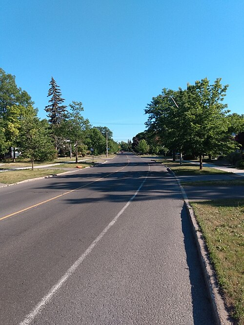 Fayl:Alta Vista Drive, Ottawa.jpg