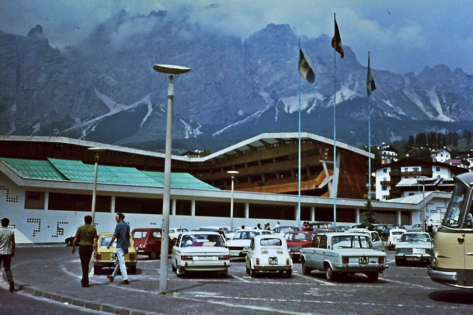 Fayl:Cortina 1971 2.jpg