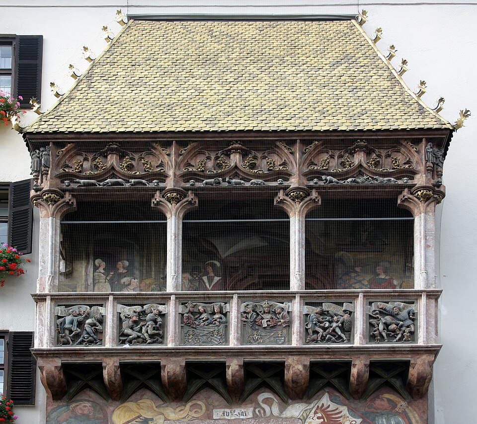 Fayl:Innsbruck-Goldenes-Dachl-08-2006-gje.jpg