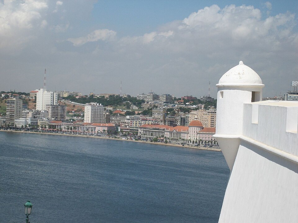 Fayl:Luanda4.jpg