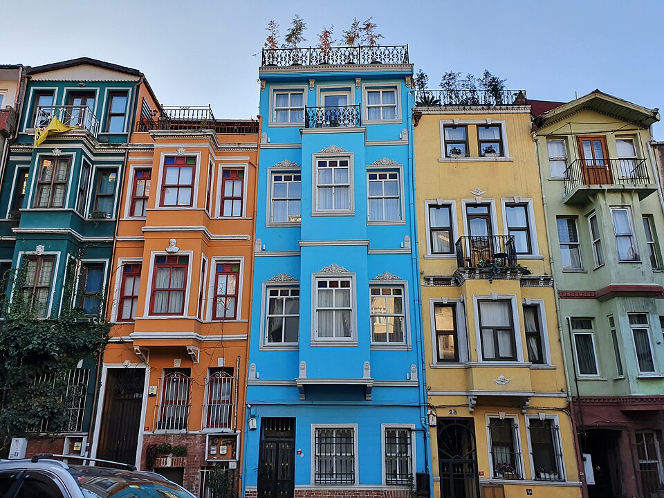 Fayl:Balat houses.jpg