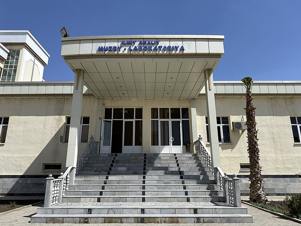 Fayl:Buxoro davlat universiteti04.jpg