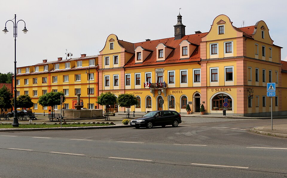 Fayl:Chodová Planá, main square.jpg
