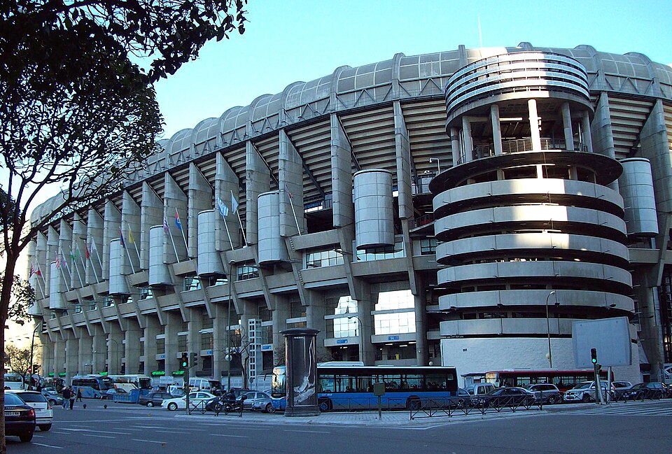 Fayl:Estadio Santiago Bernabéu 05.jpg