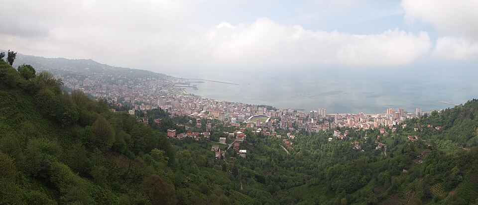 Fayl:Panorama of Rize.jpg