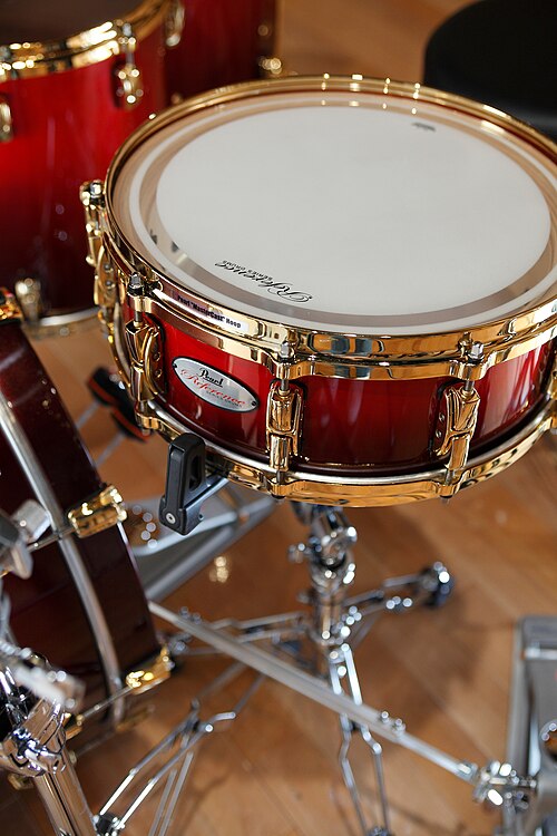 Fayl:Pearl Reference Snare drum.jpg