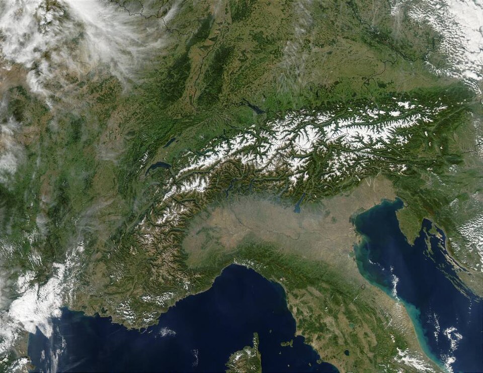 Fayl:Satellitenaufnahme der Alpen.jpg